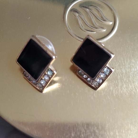 Earring bundle - Picture 3 of 4